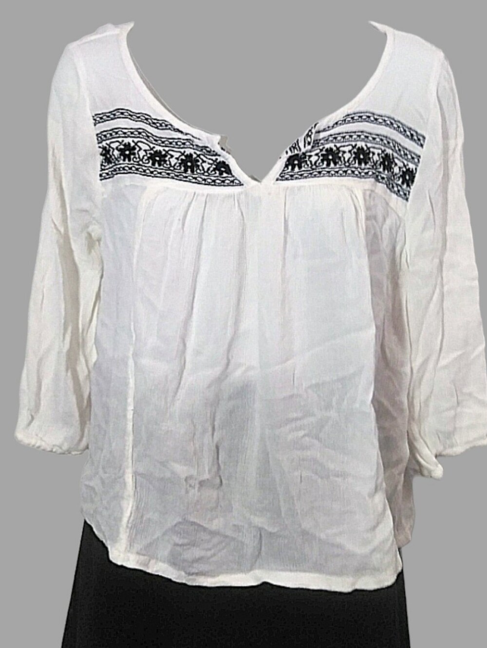 Hollister Size XS White Embroidered Navy Peasant Blouse - Women's Top
